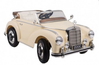   Mercedes-Benz 300S  - --.